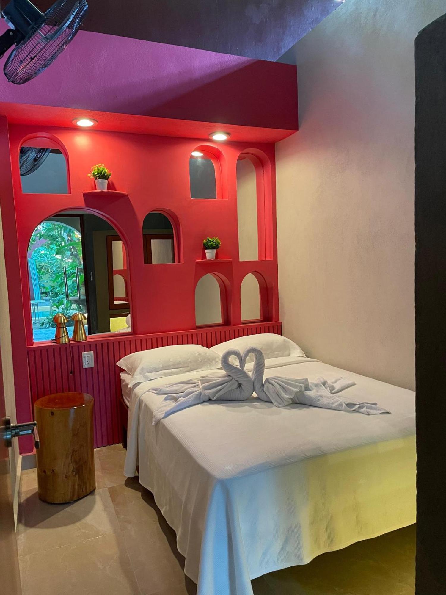 Hostal Poquito A Poquito Valladolid  Eksteriør bilde