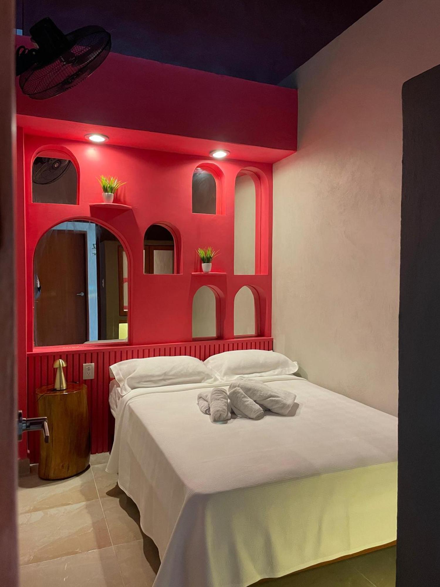 Hostal Poquito A Poquito Valladolid  Eksteriør bilde