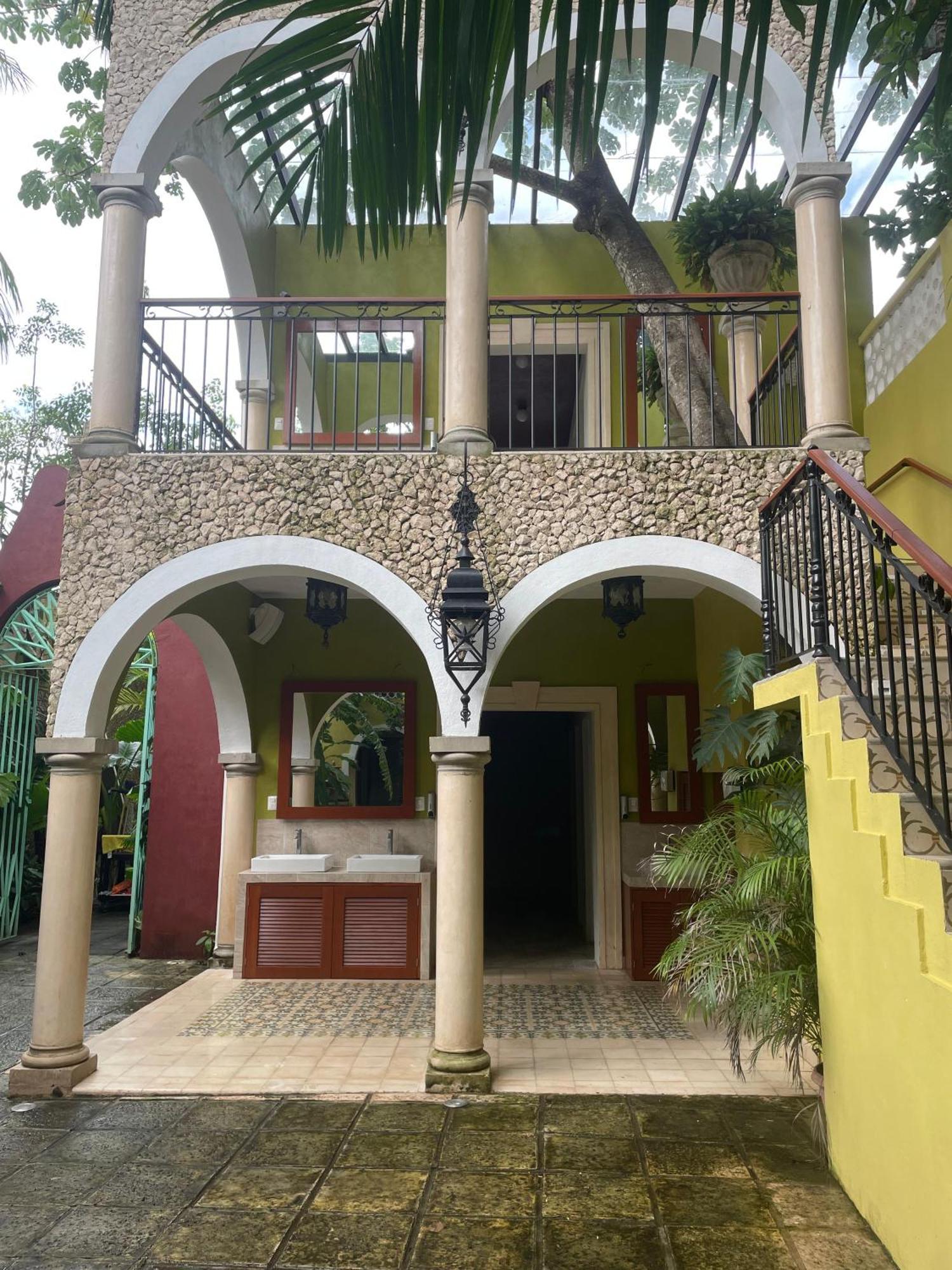 Hostal Poquito A Poquito Valladolid  Eksteriør bilde
